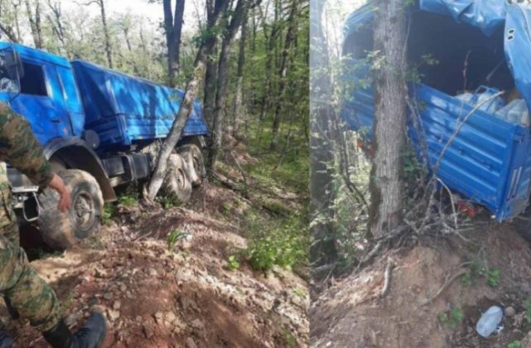 Обнаружен пропавший с 19:00 26 мая управляемый двумя военнослужащими ВС Армении автомобиль тылового обеспечения (фото)